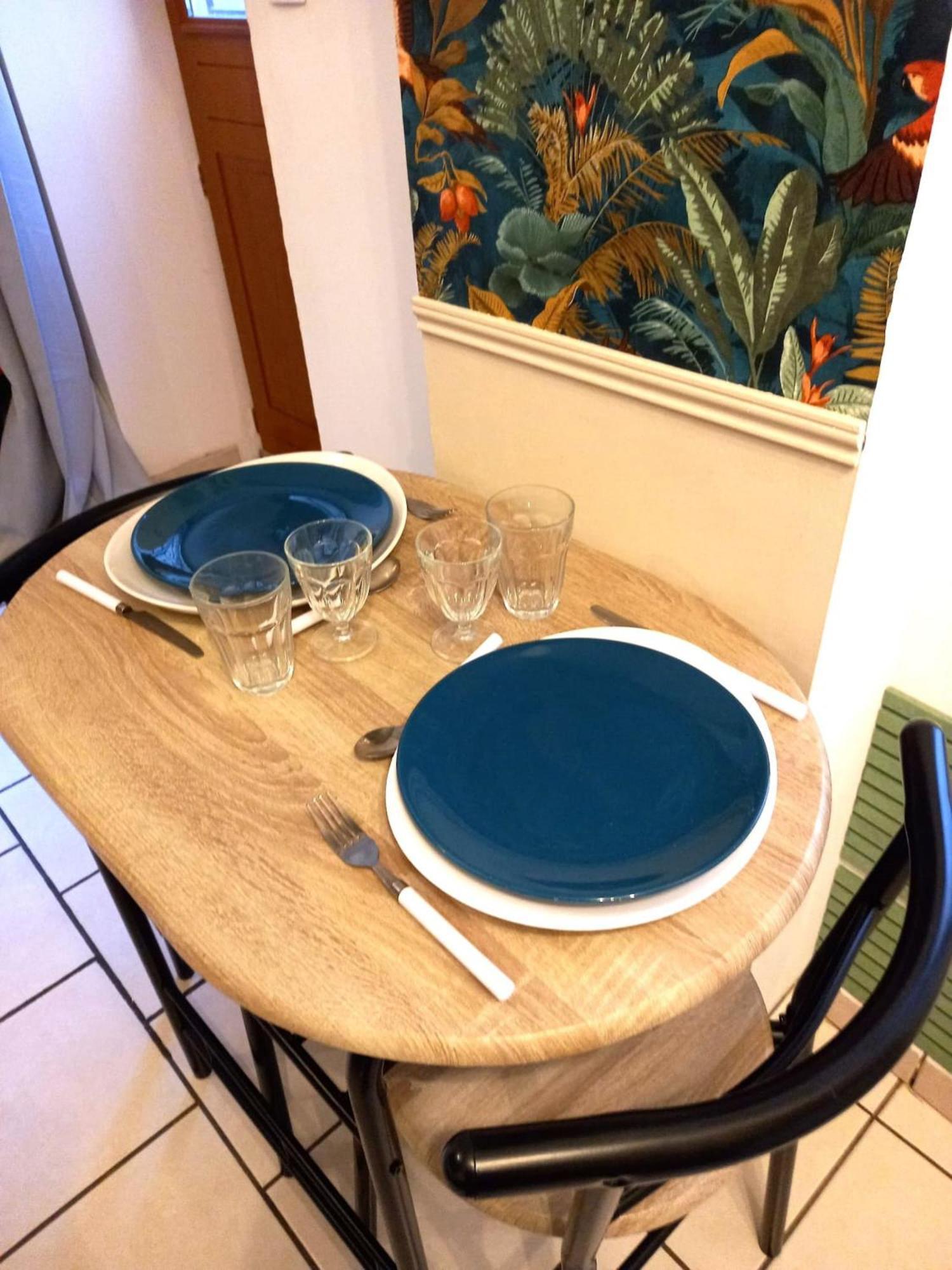 Duplex Charmant Au Coeur De Levroux Экстерьер фото